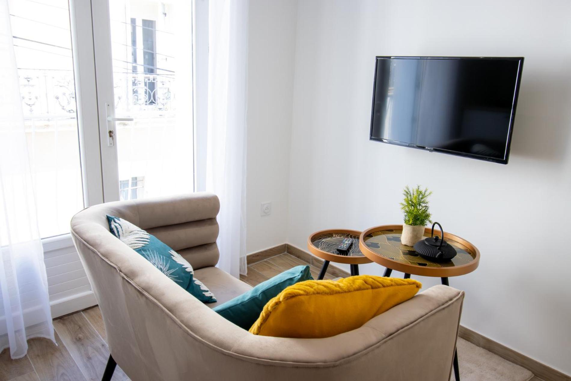Appartamento Charmant Studio Climatise 'Alma 1' - Beziers Centre - Wifi Fibre - Netflix Esterno foto